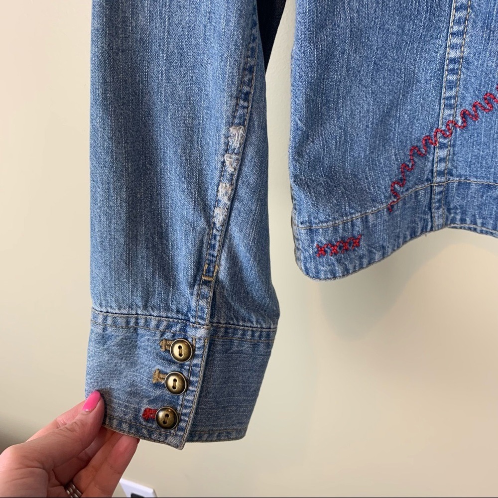 Chicos Hall & Oates Embroidered Heart Denim Jacket Blue Distressed Size 0 Small - Picture 3 of 7